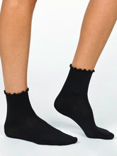 Frilled Hem Socks