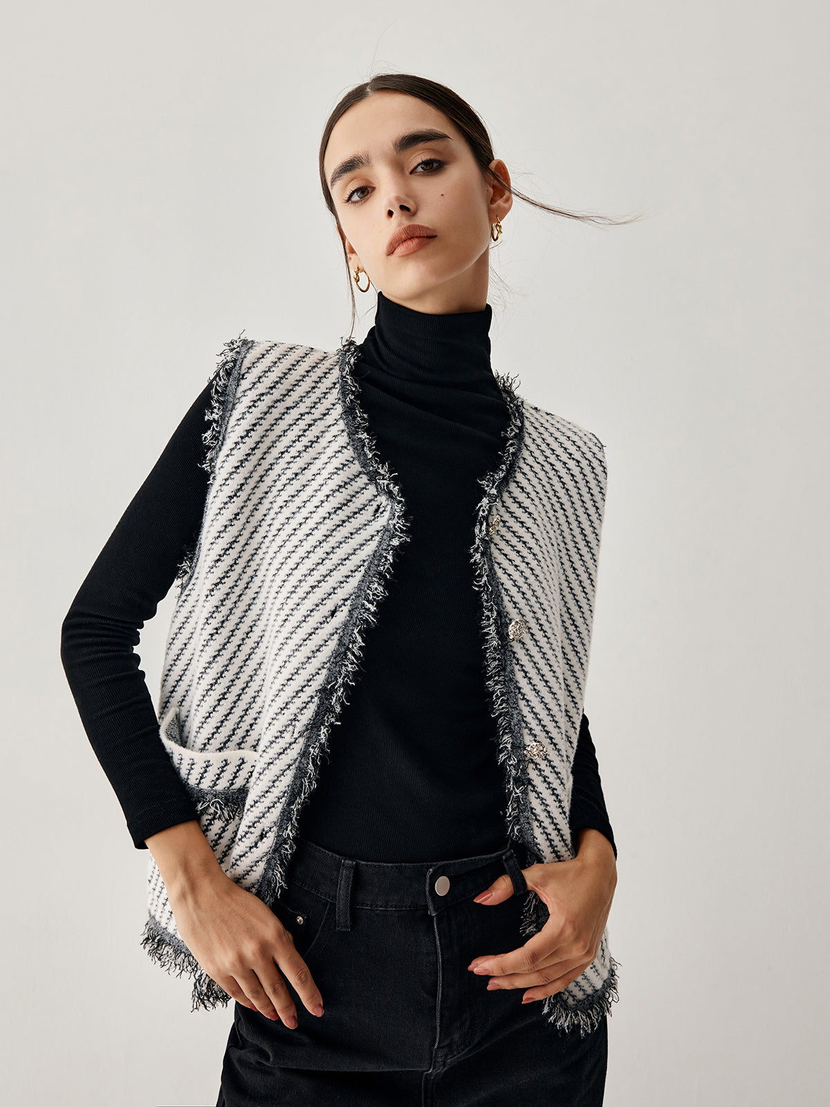 Raw Hem Double Pocket Knit Vest