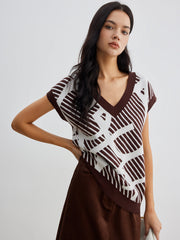 Geometric Contrast Striped Sweater Vest