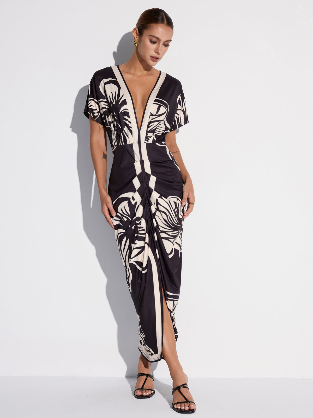 Floral Printed Ruched Deep V-Neck Midi Dress