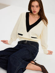 Contrast V-Neck Knit Top